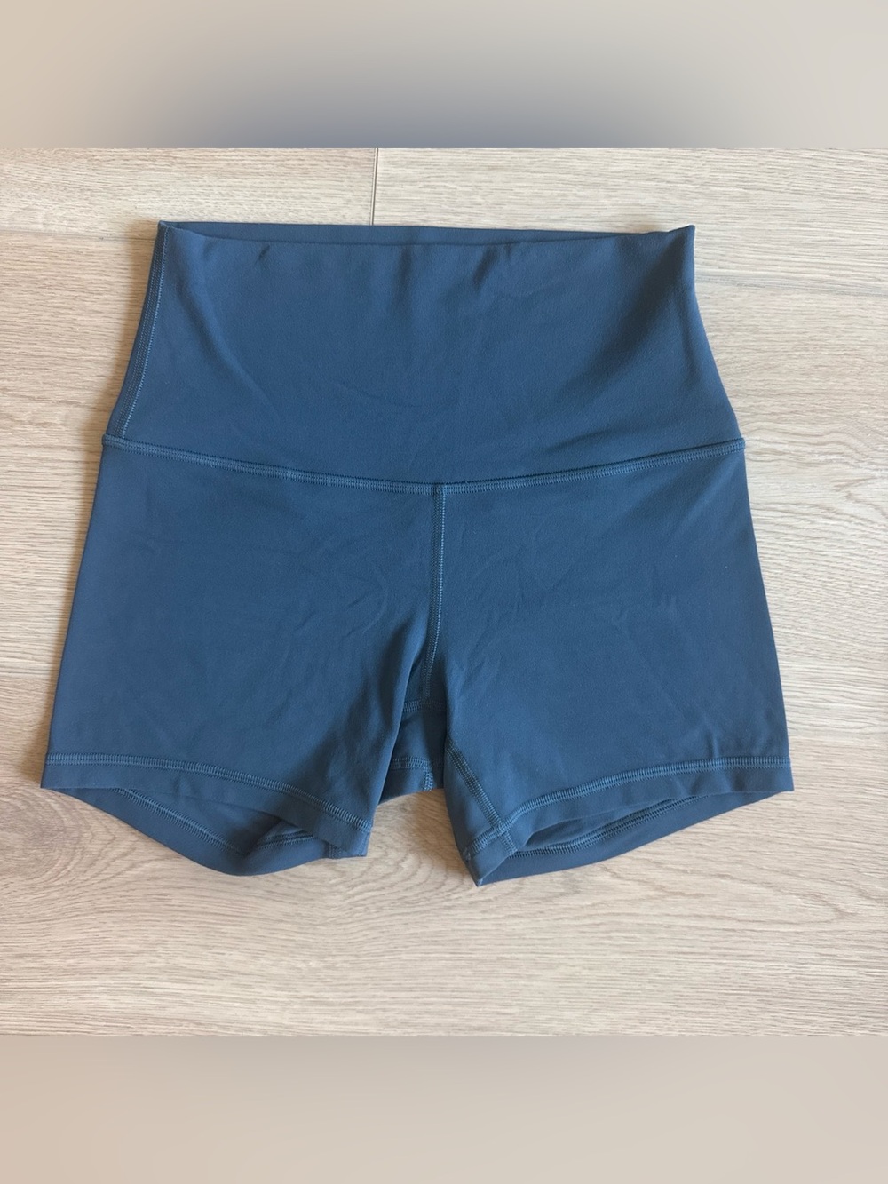 Lululemon High-Rise 4” Align Short